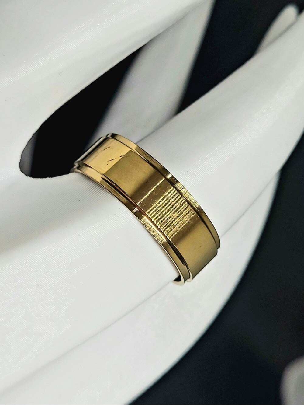 $1 | 10 | Simple Wide Band Ring